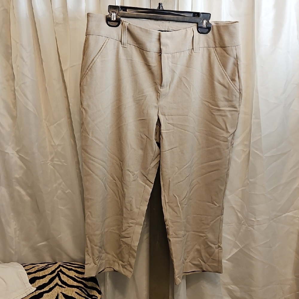 Daisy Fuentes Tan/taupe Cropped Trousers Sz14